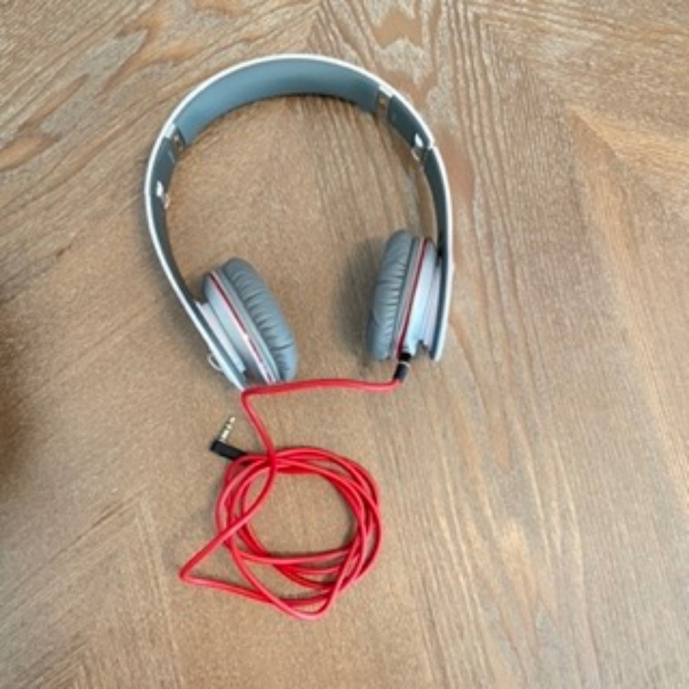 Dr.dre Beats headphones adjustable